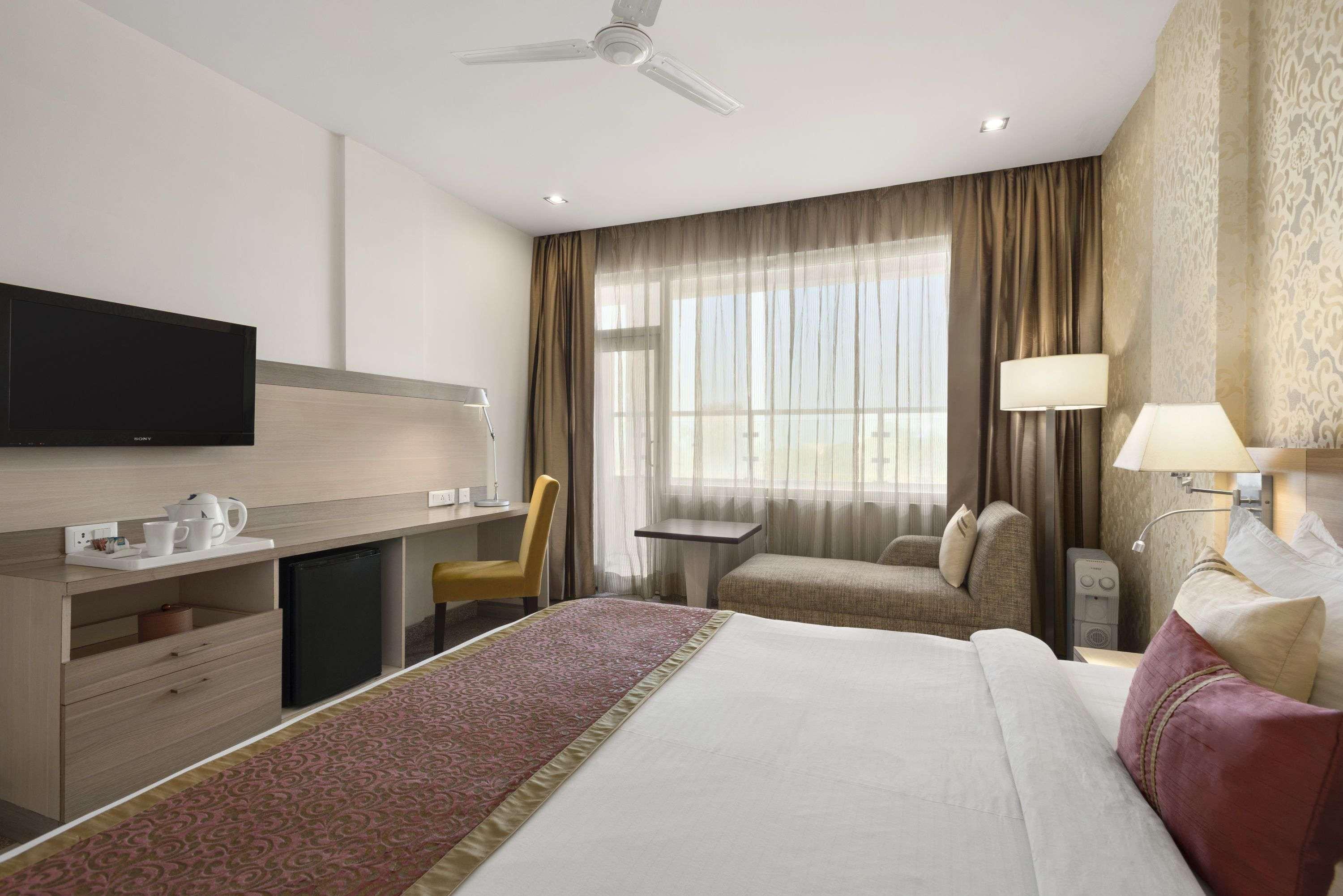 Days Hotel By Wyndham Neemrana Eksteriør bilde