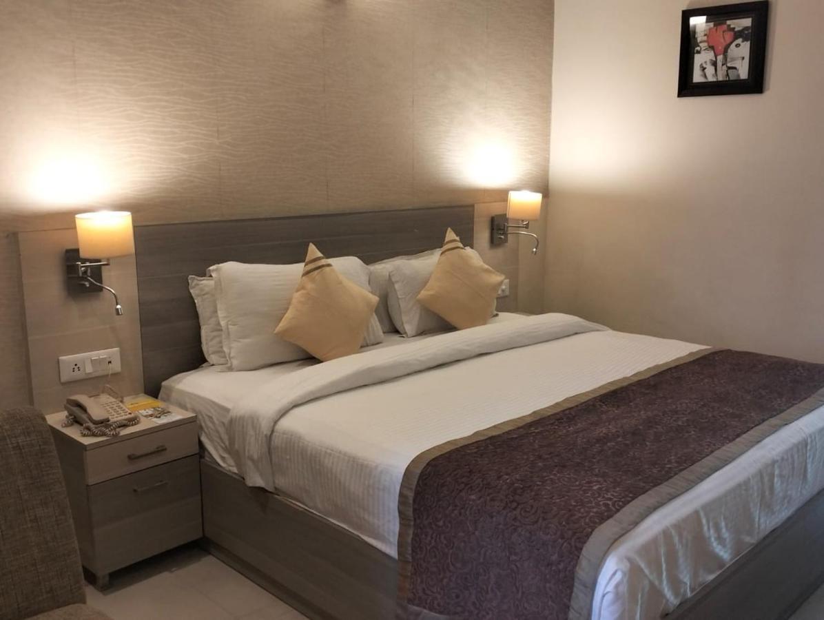 Days Hotel By Wyndham Neemrana Eksteriør bilde