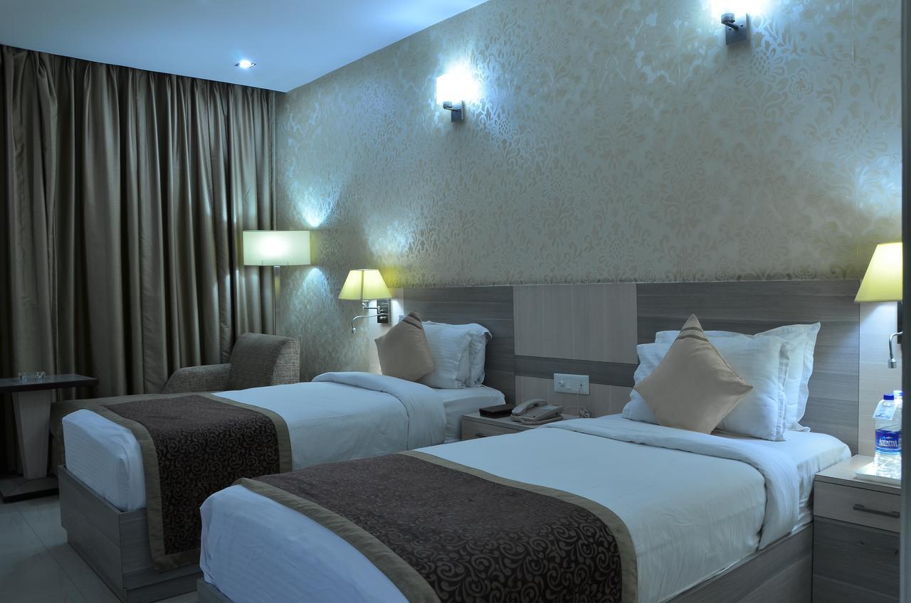 Days Hotel By Wyndham Neemrana Eksteriør bilde